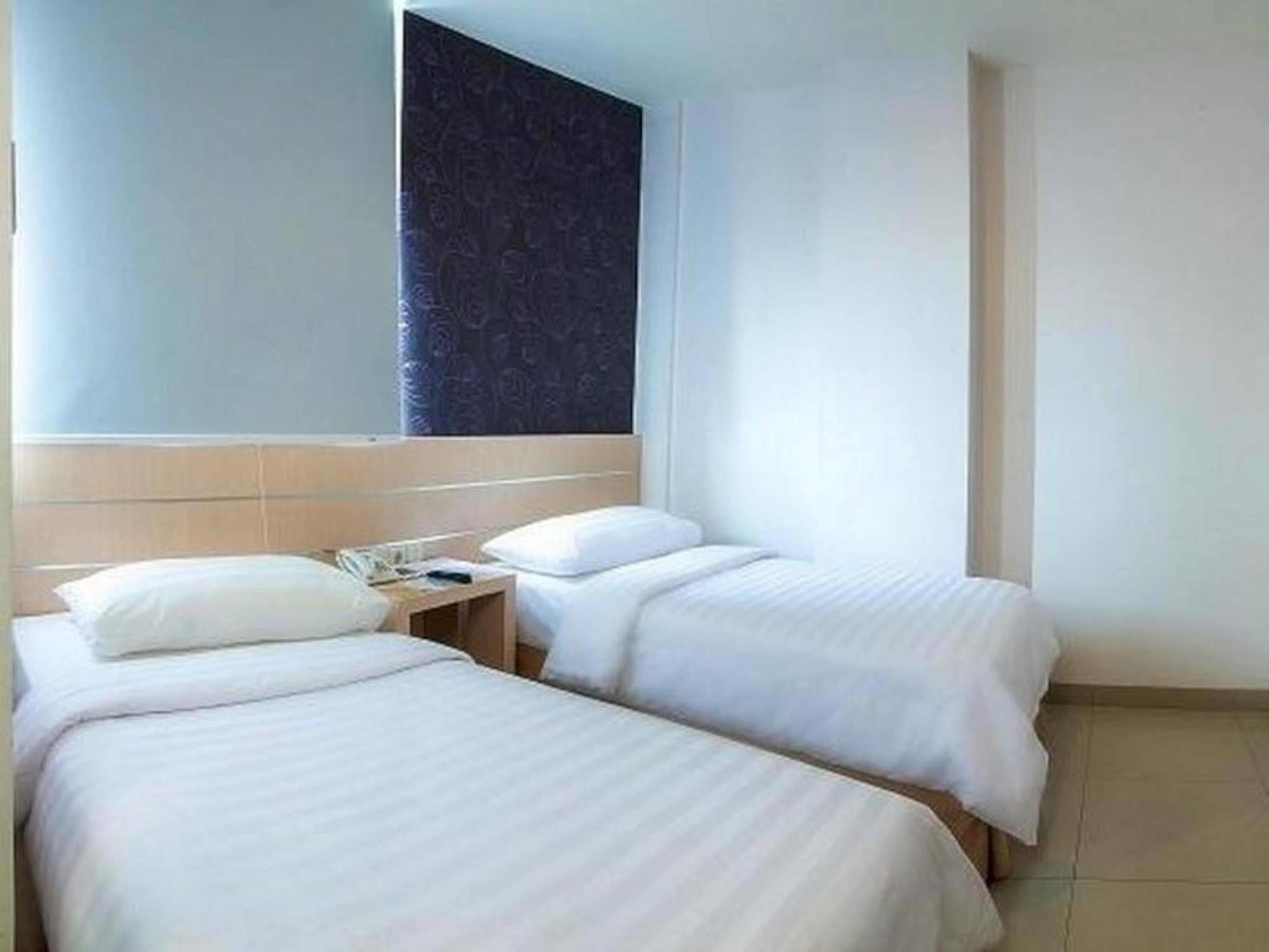Cordela Hotel Medan Exterior foto